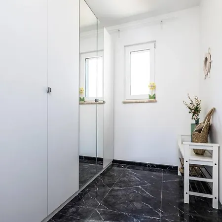 Apox Apartment *