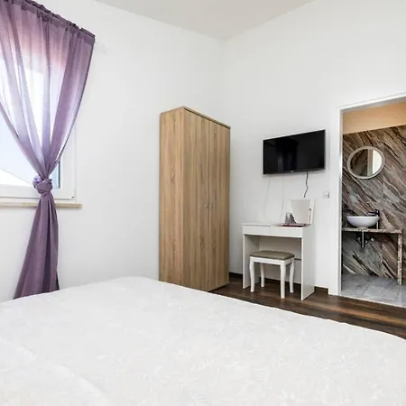Apox Apartment