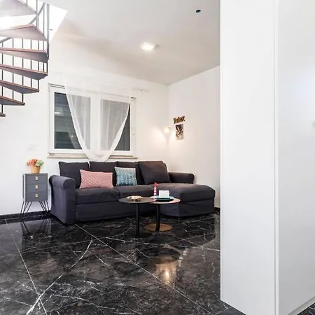 Apox Apartment *